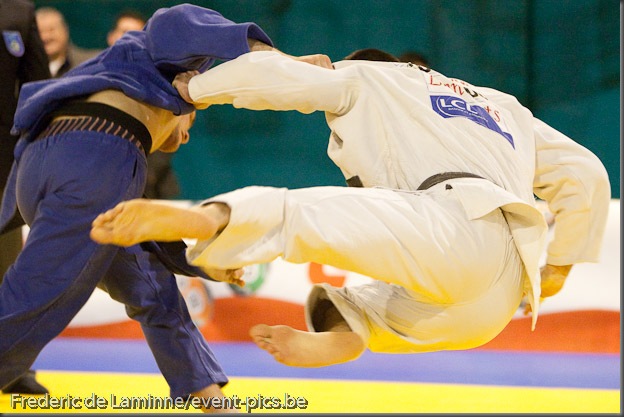 Visé - January 31 : Karl-Richard FREY (blue) from Germany compete with Jonathan LEININGER from France in the match for the 3rd place of Men's -100 Kg during the Judo Open International 2010 in Visé, Belgium. LEININGER won the match.