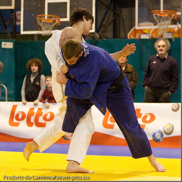 Visé - January 31 : Joachim BOTTIEAU (blue) from Belgium compete with Ciril GROSSKLAUSS from Switzerland in the match for the 3rd place of Men's -81 Kg during the Judo Open International 2010 in Visé, Belgium. BOTTIEAU won the match