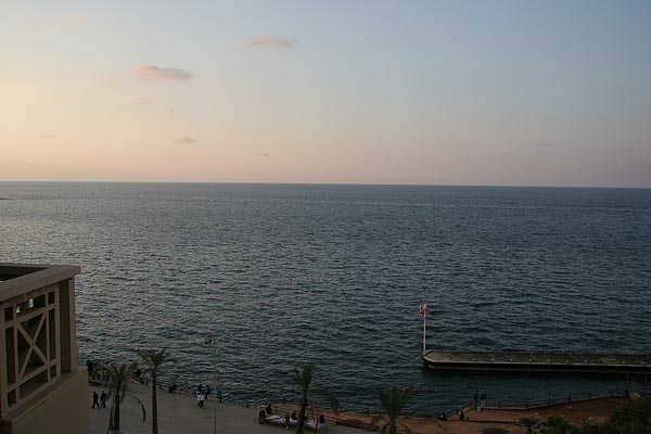 sm_20061119_0008_bayview_beirut.jpg